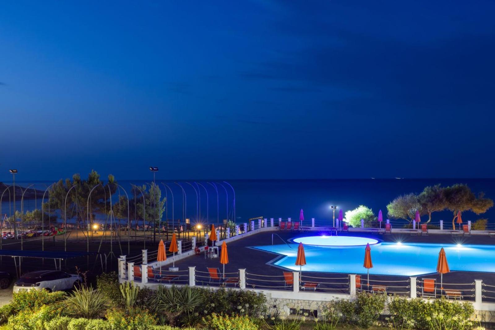 Crovatico Club Vacanze เวียสเต ภายนอก รูปภาพ